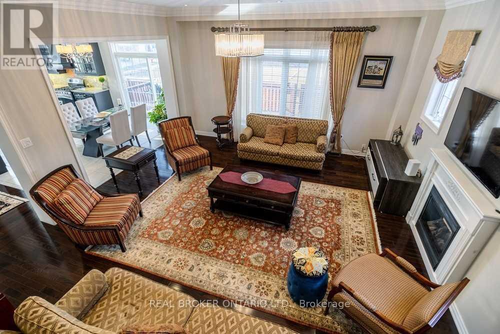 2 Tarmack Drive, Richmond Hill, Ontario  L4E 0E6 - Photo 16 - N12821330