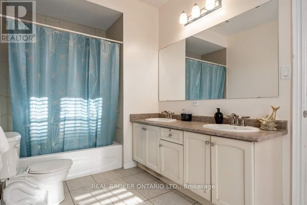 2 Tarmack Drive, Richmond Hill, Ontario  L4E 0E6 - Photo 19 - N12821330