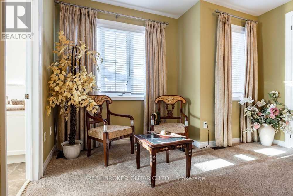 2 Tarmack Drive, Richmond Hill, Ontario  L4E 0E6 - Photo 22 - N12821330