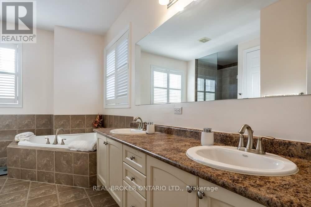 2 Tarmack Drive, Richmond Hill, Ontario  L4E 0E6 - Photo 23 - N12821330