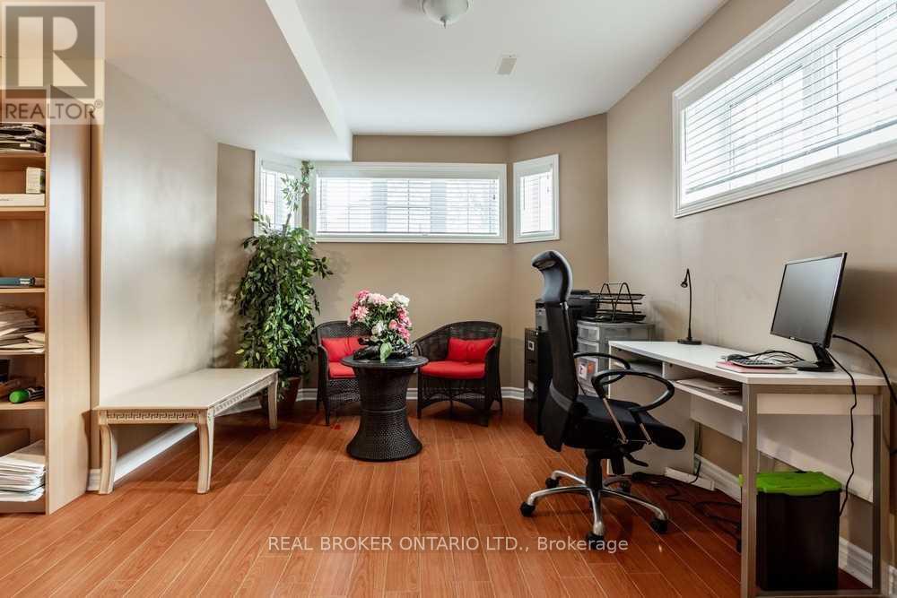 2 Tarmack Drive, Richmond Hill, Ontario  L4E 0E6 - Photo 33 - N12821330