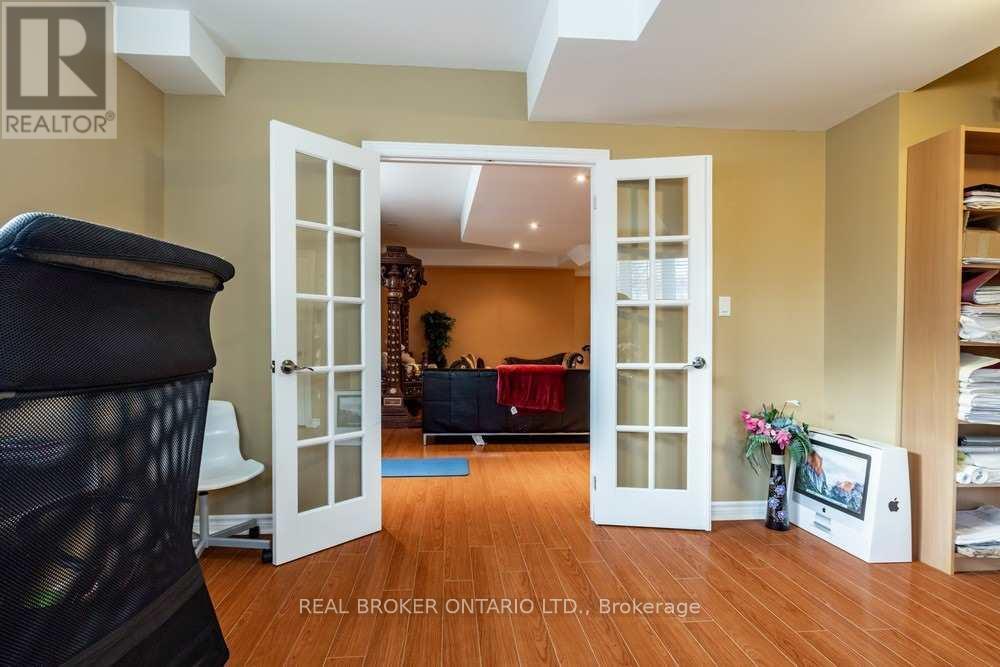 2 Tarmack Drive, Richmond Hill, Ontario  L4E 0E6 - Photo 34 - N12821330