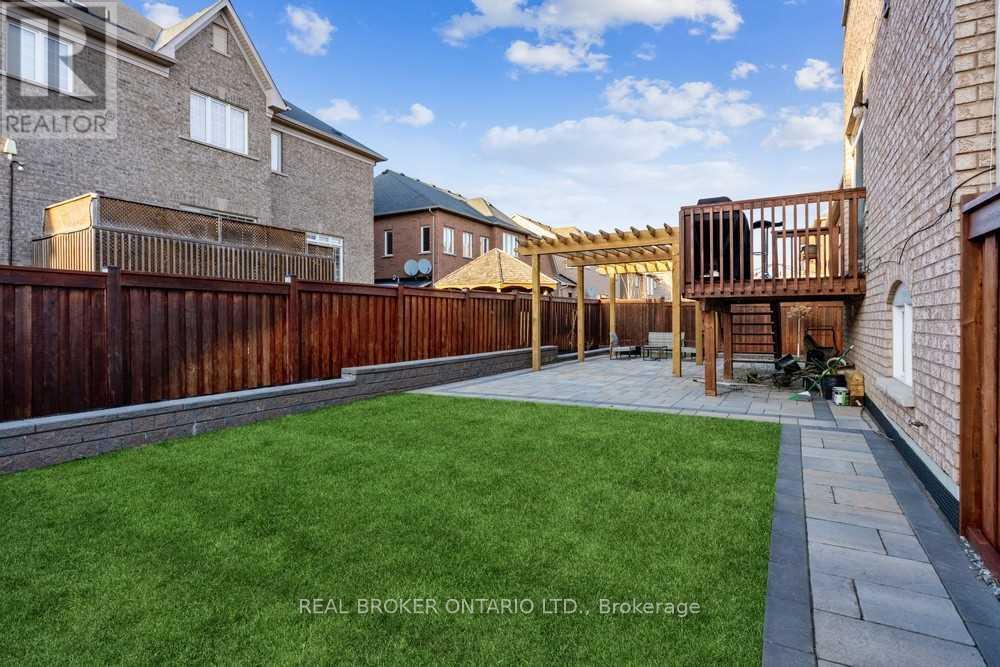 2 Tarmack Drive, Richmond Hill, Ontario  L4E 0E6 - Photo 38 - N12821330