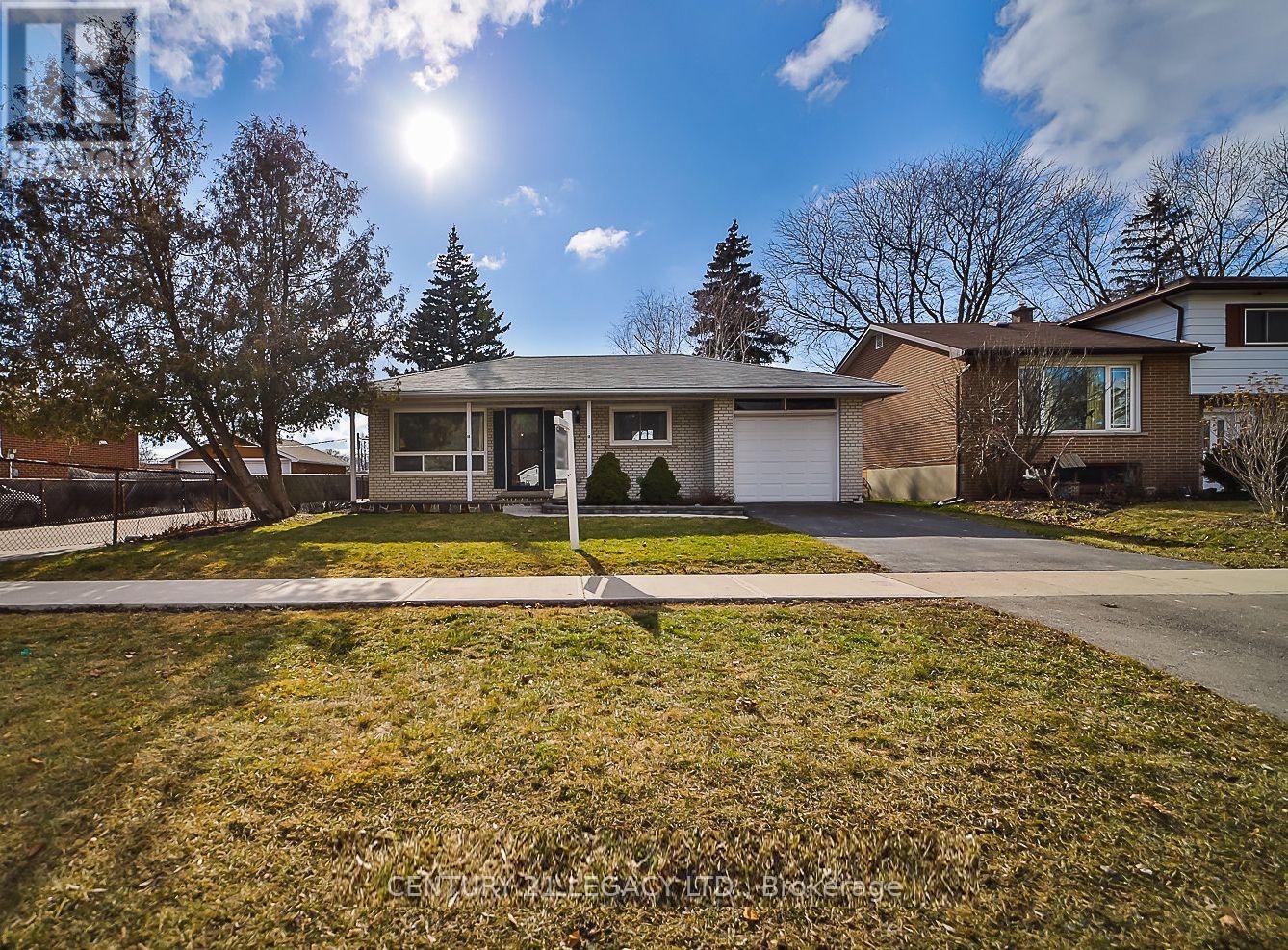 (UPPER) - 18 HARPER ROAD, Brampton, Ontario