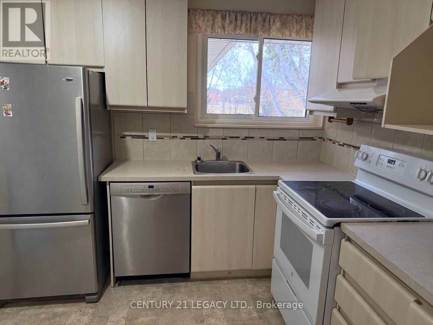 (Upper) - 18 Harper Road, Brampton, Ontario  L6W 2W5 - Photo 15 - W12821336