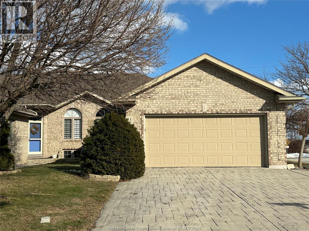 MLS# 26003774: 51 SANTOS DRIVE, Kingsville, Canada