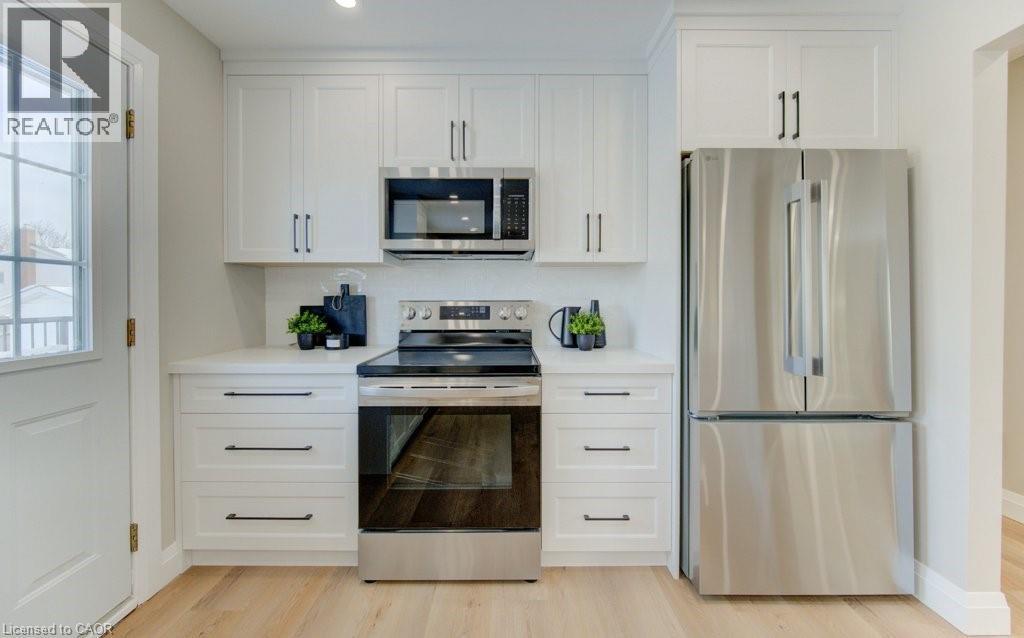 402 Heritage Drive, Kitchener, Ontario  N2B 3M9 - Photo 10 - 40802185