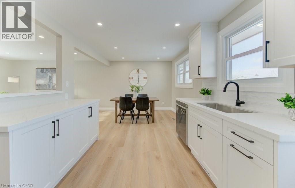 402 Heritage Drive, Kitchener, Ontario  N2B 3M9 - Photo 13 - 40802185