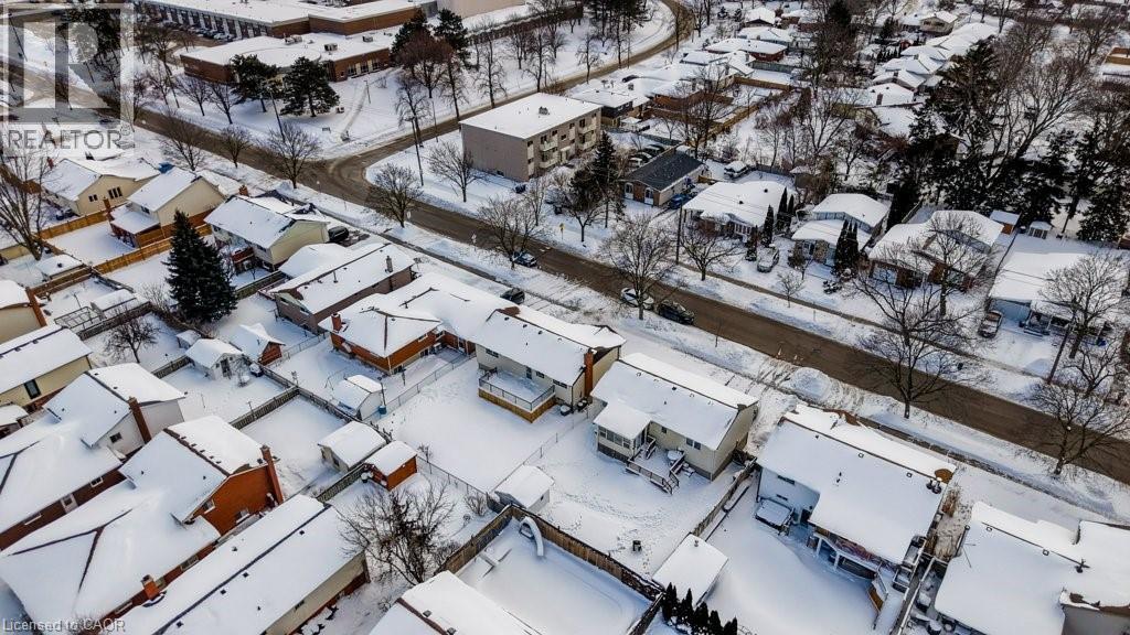 402 Heritage Drive, Kitchener, Ontario  N2B 3M9 - Photo 38 - 40802185