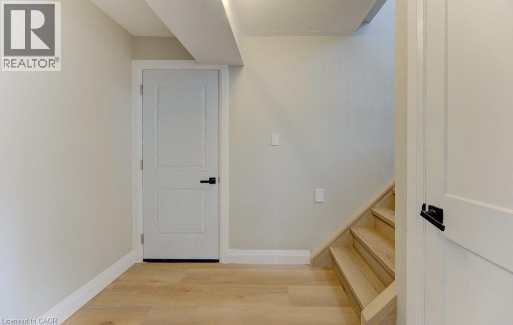 402 Heritage Drive, Kitchener, Ontario  N2B 3M9 - Photo 25 - 40802185