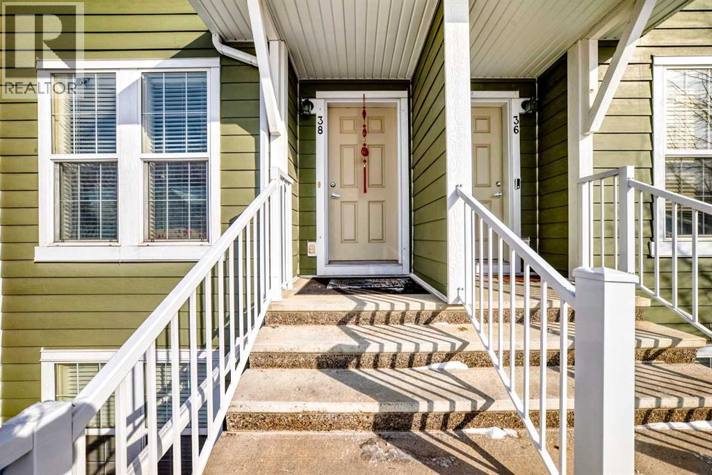 38 Auburn Bay Link Se, Calgary, Alberta  T3M 1S8 - Photo 4 - A2288110