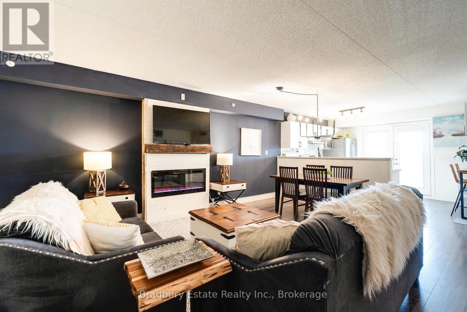 305 - 2045 Appleby Line, Burlington, Ontario  L7L 7G9 - Photo 4 - W12821366