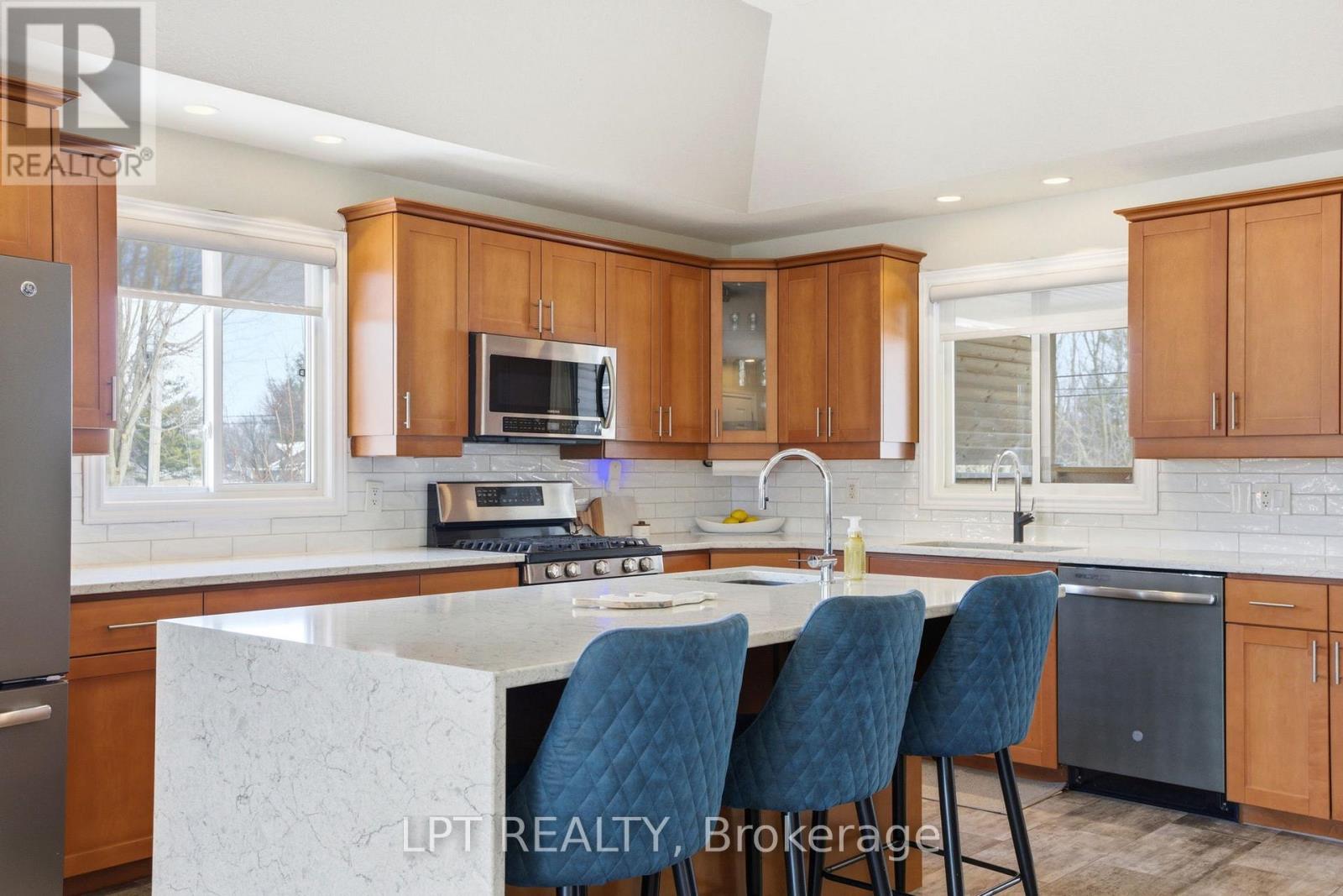 582 Harris Circle, Strathroy-Caradoc, Ontario  N7G 4H2 - Photo 10 - X12821354