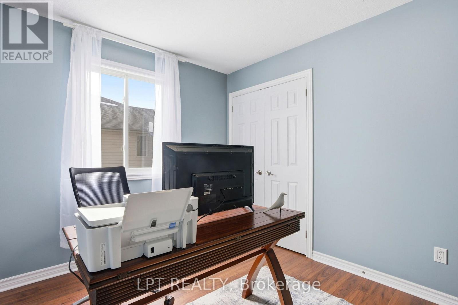 582 Harris Circle, Strathroy-Caradoc, Ontario  N7G 4H2 - Photo 21 - X12821354