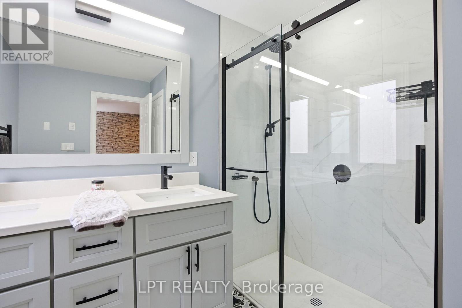 582 Harris Circle, Strathroy-Caradoc, Ontario  N7G 4H2 - Photo 26 - X12821354