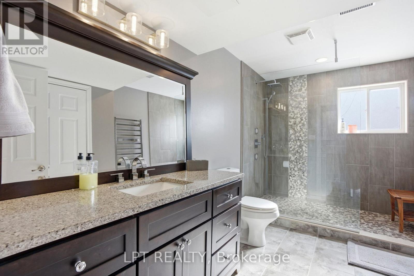 582 Harris Circle, Strathroy-Caradoc, Ontario  N7G 4H2 - Photo 32 - X12821354