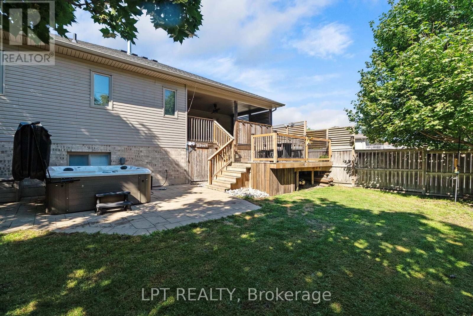 582 Harris Circle, Strathroy-Caradoc, Ontario  N7G 4H2 - Photo 38 - X12821354