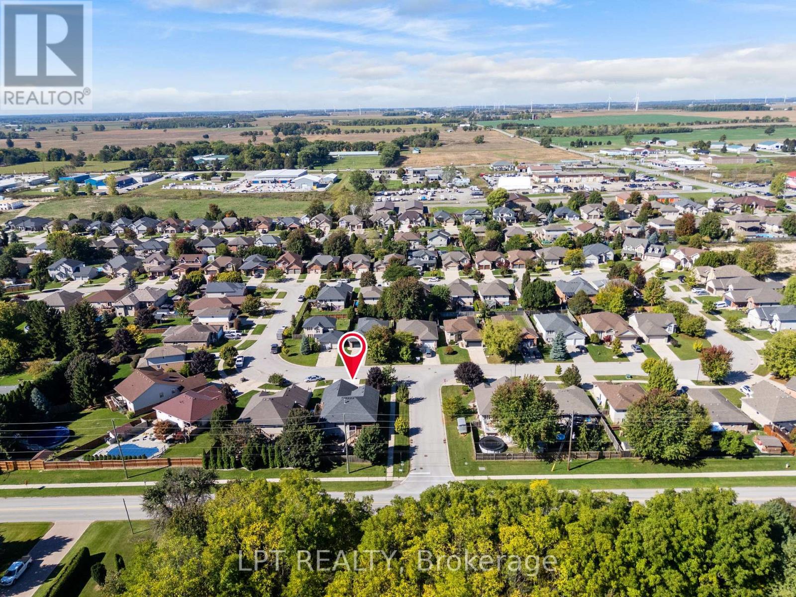 582 Harris Circle, Strathroy-Caradoc, Ontario  N7G 4H2 - Photo 4 - X12821354