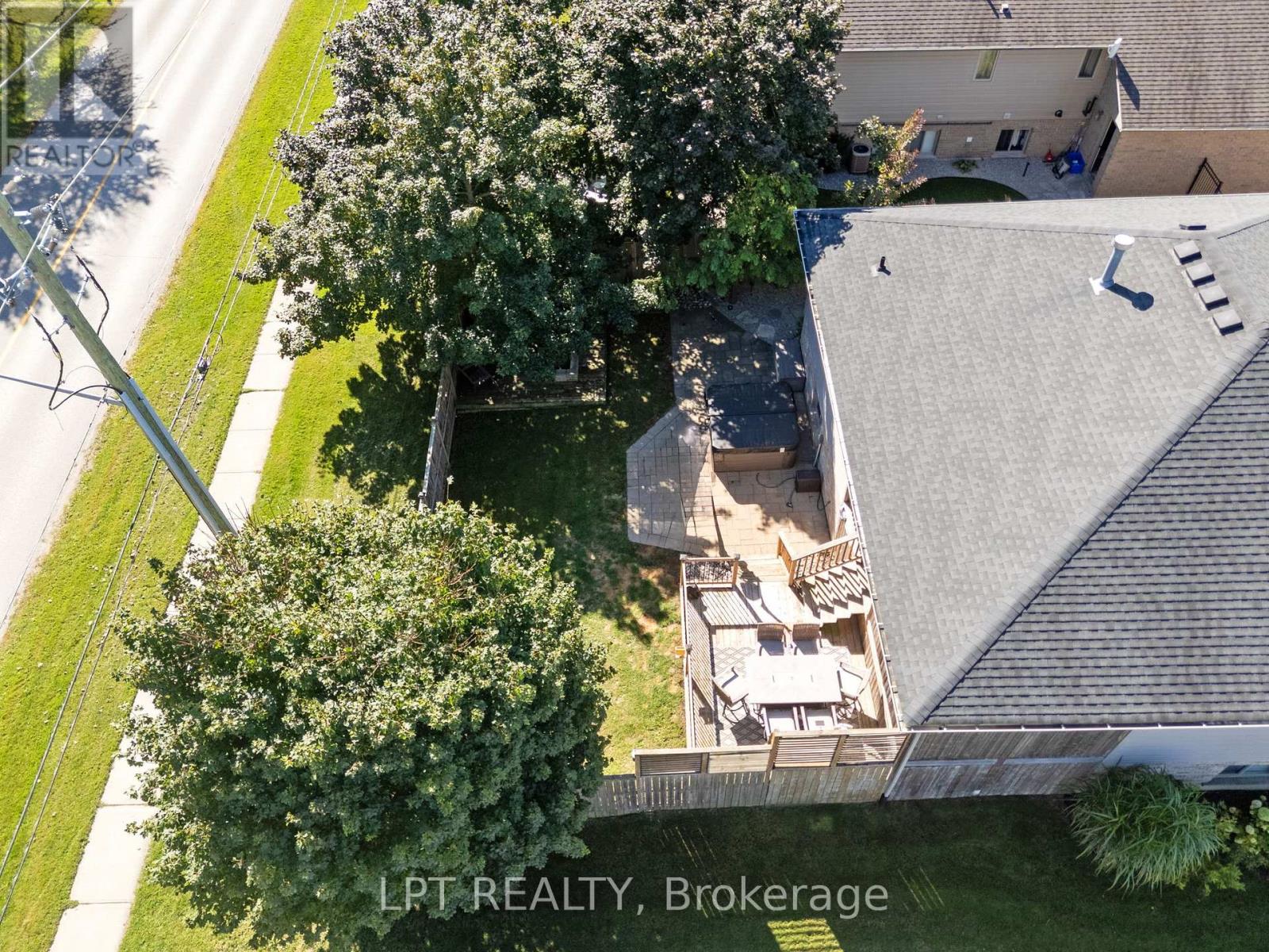 582 Harris Circle, Strathroy-Caradoc, Ontario  N7G 4H2 - Photo 45 - X12821354