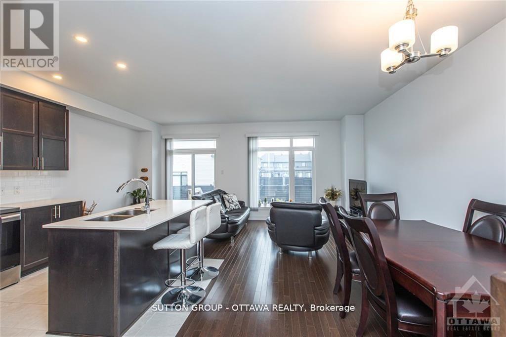 634 Putney Crescent, Ottawa, Ontario  K2S 1B6 - Photo 4 - X12821352