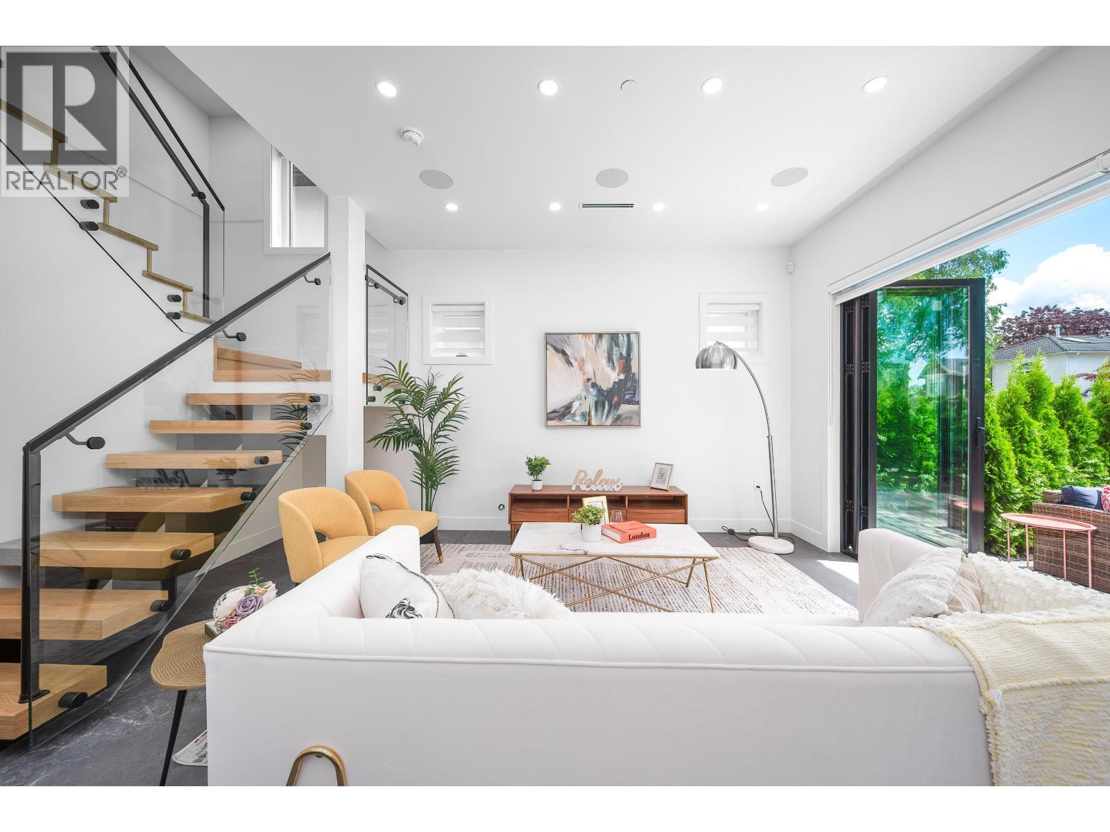 1 2777 E 27th Avenue, Vancouver, British Columbia  V5R 1N4 - Photo 4 - R3050132