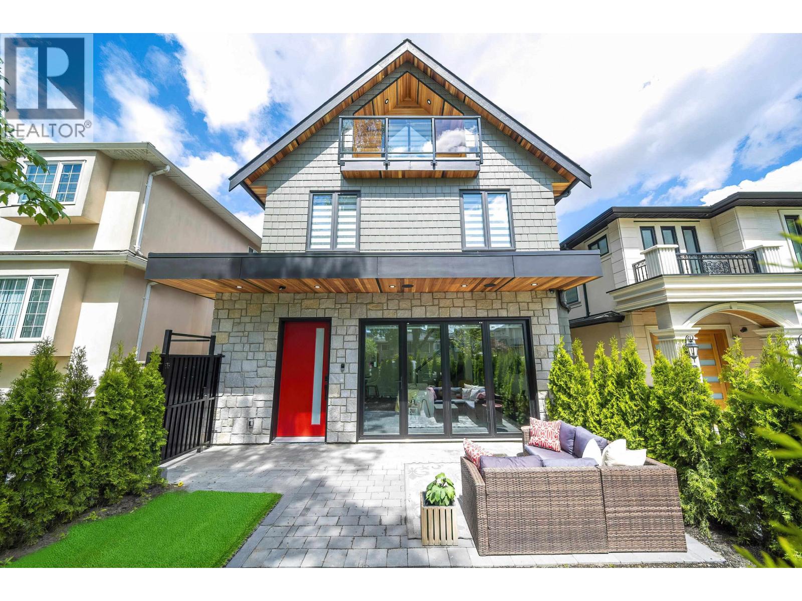 1 2777 E 27th Avenue, Vancouver, British Columbia  V5R 1N4 - Photo 2 - R3050132