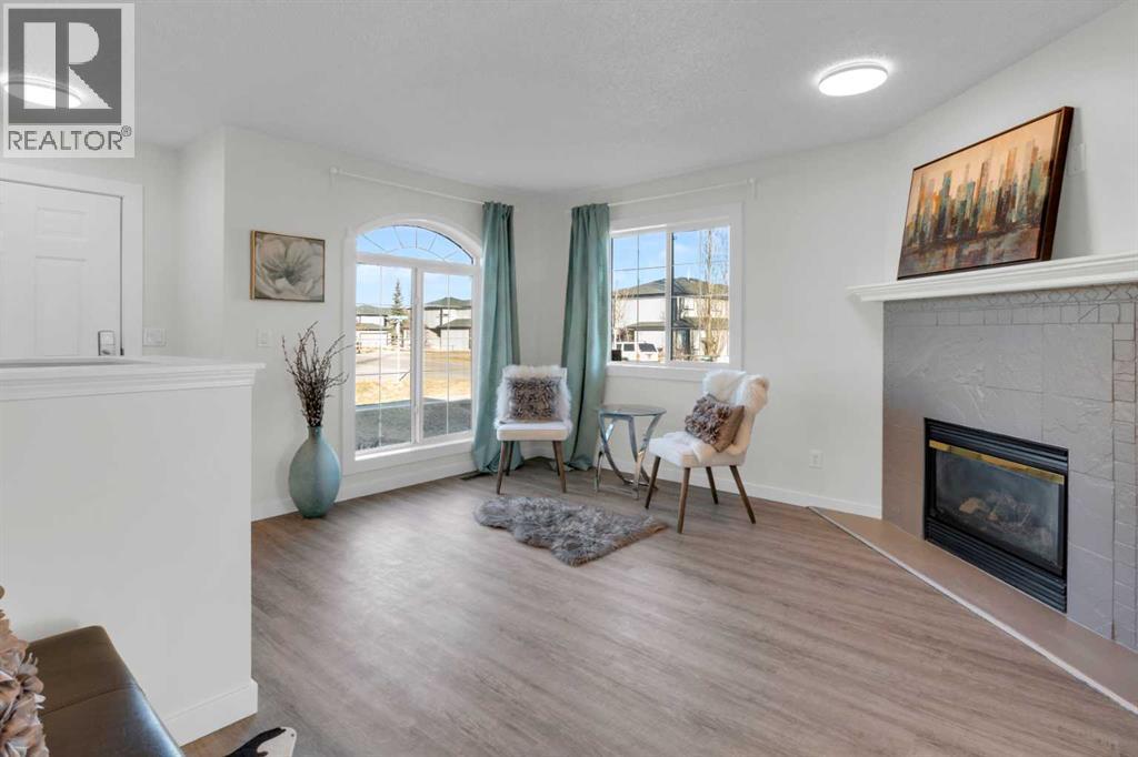 103 Canoe Square Sw, Airdrie, Alberta T4B 2N7 - Photo 2 - A2284179