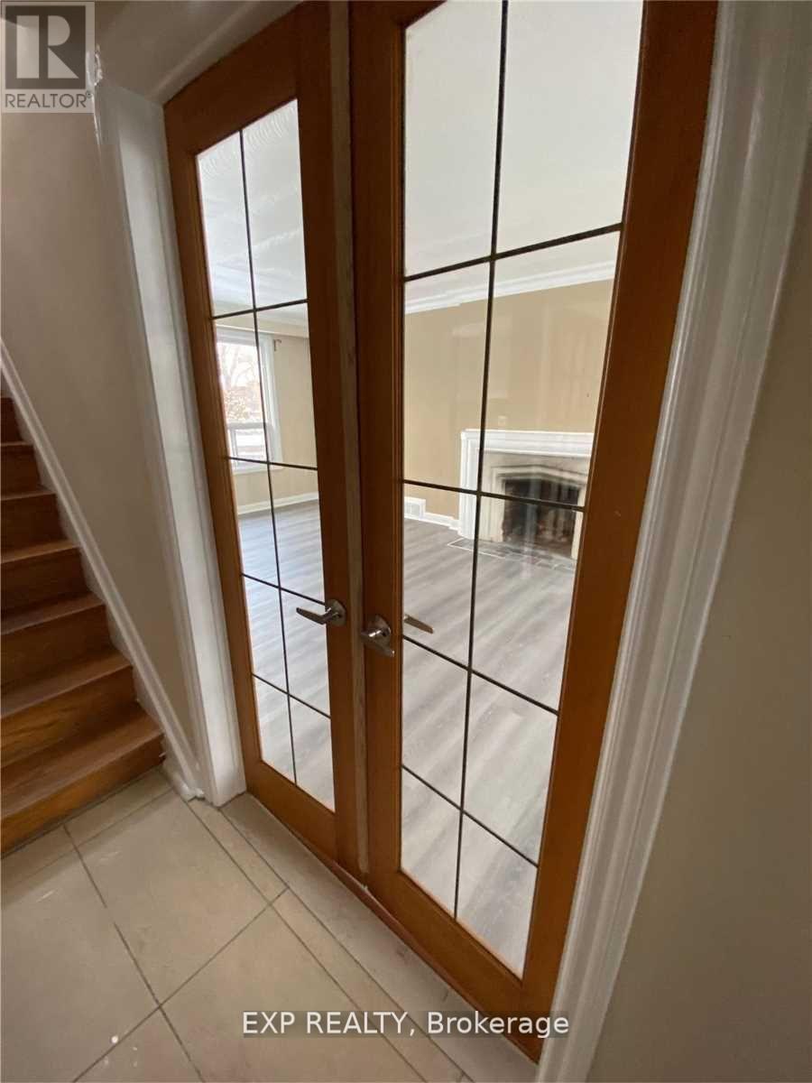 204 York Mills Road, Toronto, Ontario  M2L 1K9 - Photo 2 - C12821364