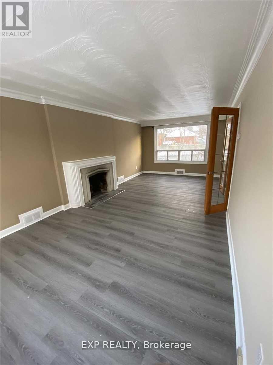 204 York Mills Road, Toronto, Ontario  M2L 1K9 - Photo 5 - C12821364