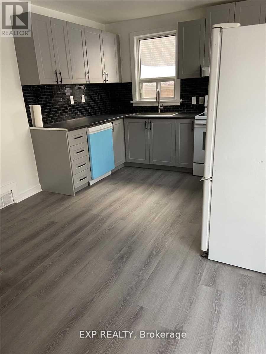 204 York Mills Road, Toronto, Ontario  M2L 1K9 - Photo 8 - C12821364