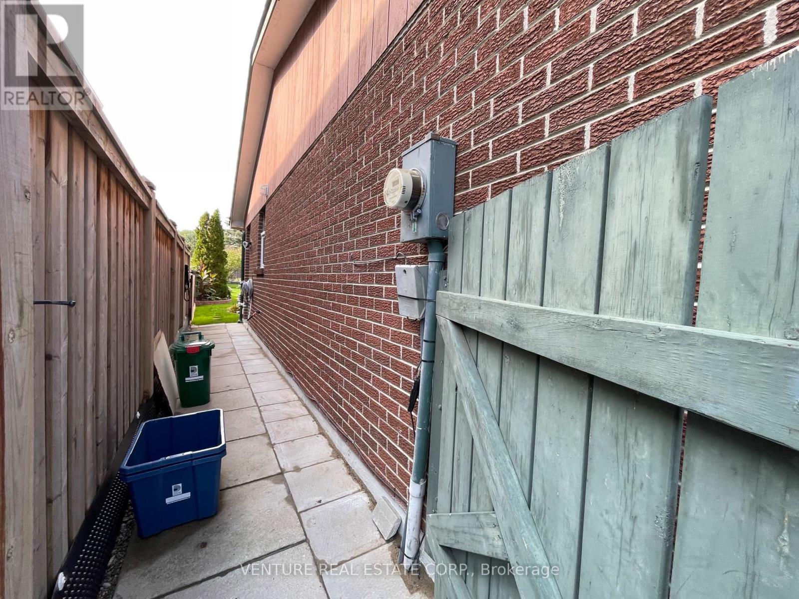 Unknown Address, ,     - Photo 2 - E12821362