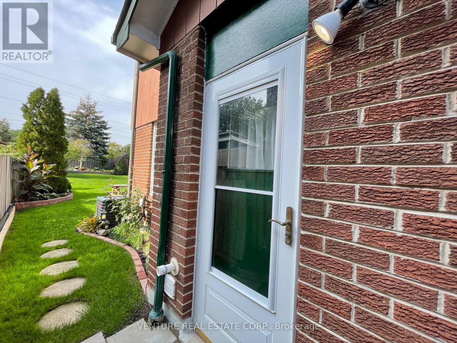 Unknown Address, ,     - Photo 3 - E12821362