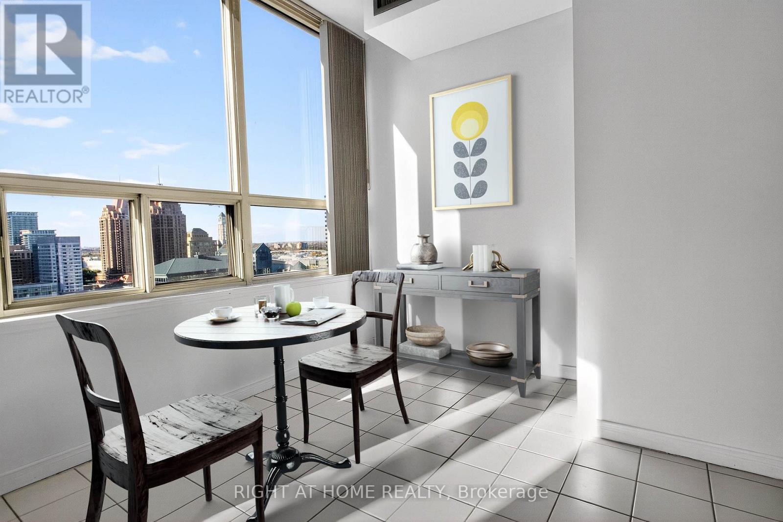 2204 - 400 Webb Drive, Mississauga, Ontario  L5B 3Z7 - Photo 17 - W12821368