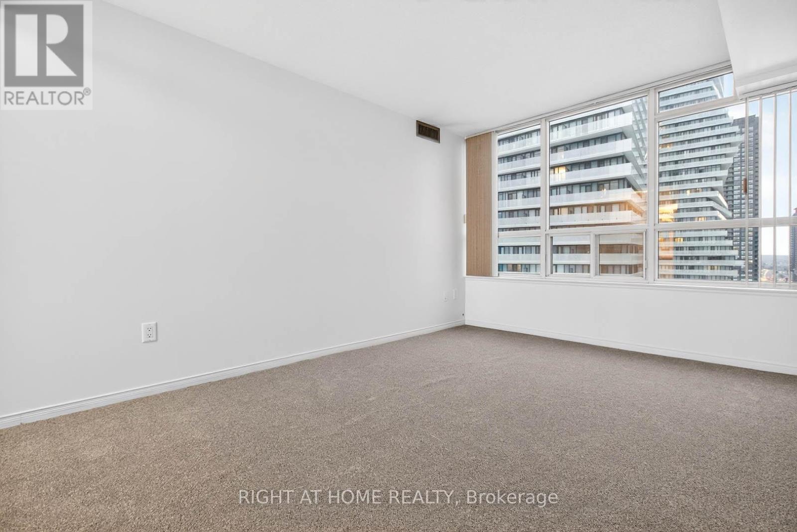 2204 - 400 Webb Drive, Mississauga, Ontario  L5B 3Z7 - Photo 20 - W12821368