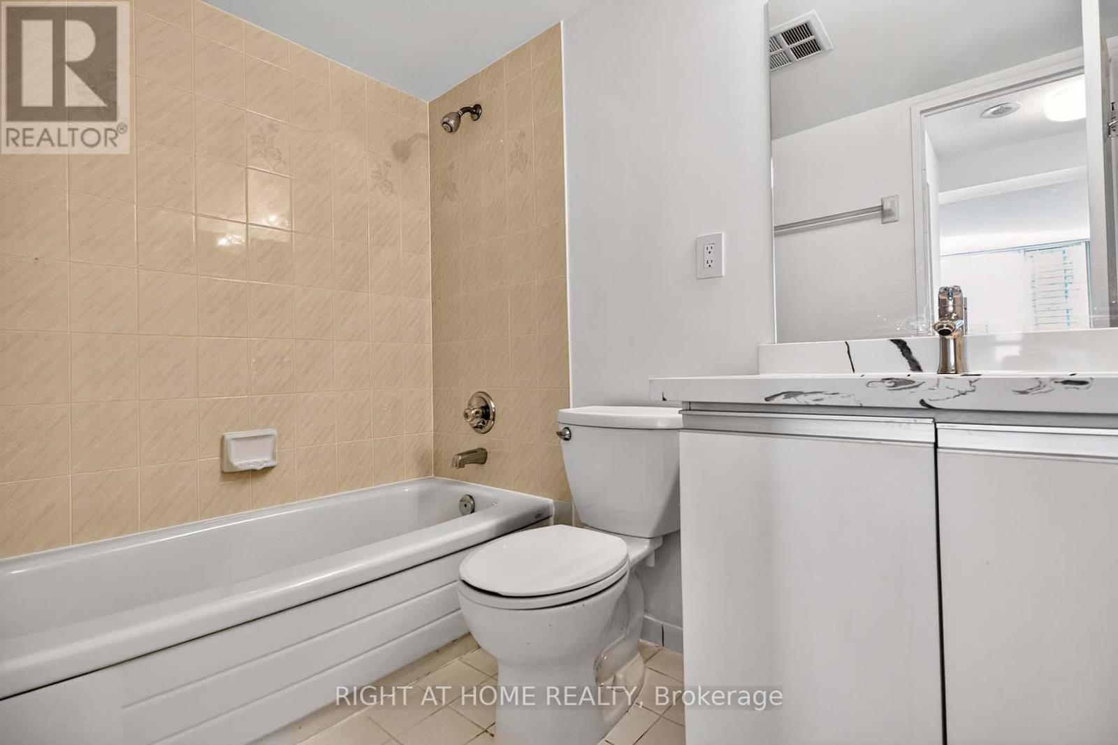 2204 - 400 Webb Drive, Mississauga, Ontario  L5B 3Z7 - Photo 25 - W12821368