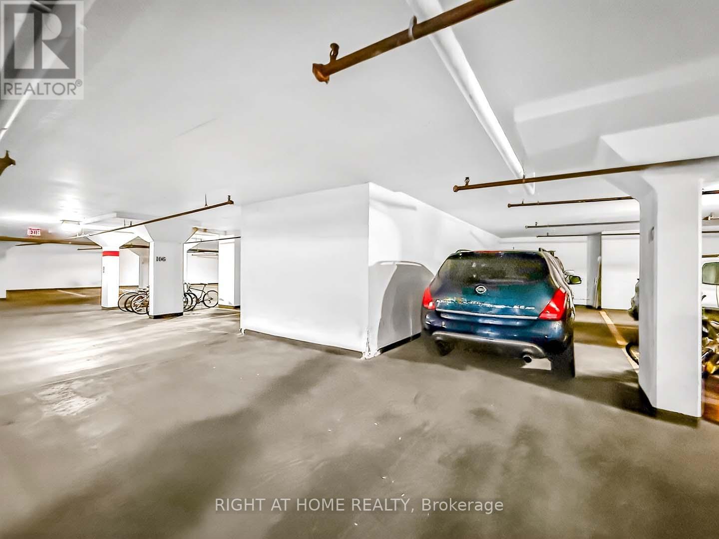 2204 - 400 Webb Drive, Mississauga, Ontario  L5B 3Z7 - Photo 30 - W12821368