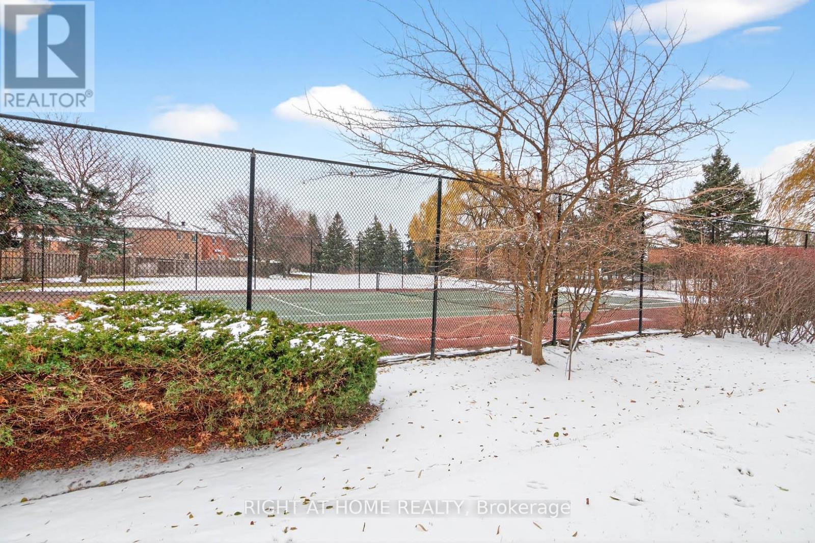 2204 - 400 Webb Drive, Mississauga, Ontario  L5B 3Z7 - Photo 38 - W12821368