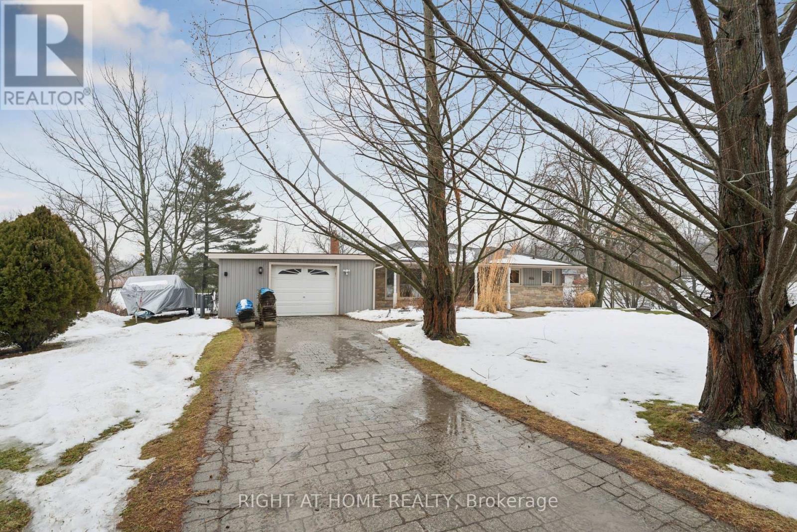 4451 Thirty Road, Lincoln, Ontario  L3J 1P3 - Photo 3 - X12821384