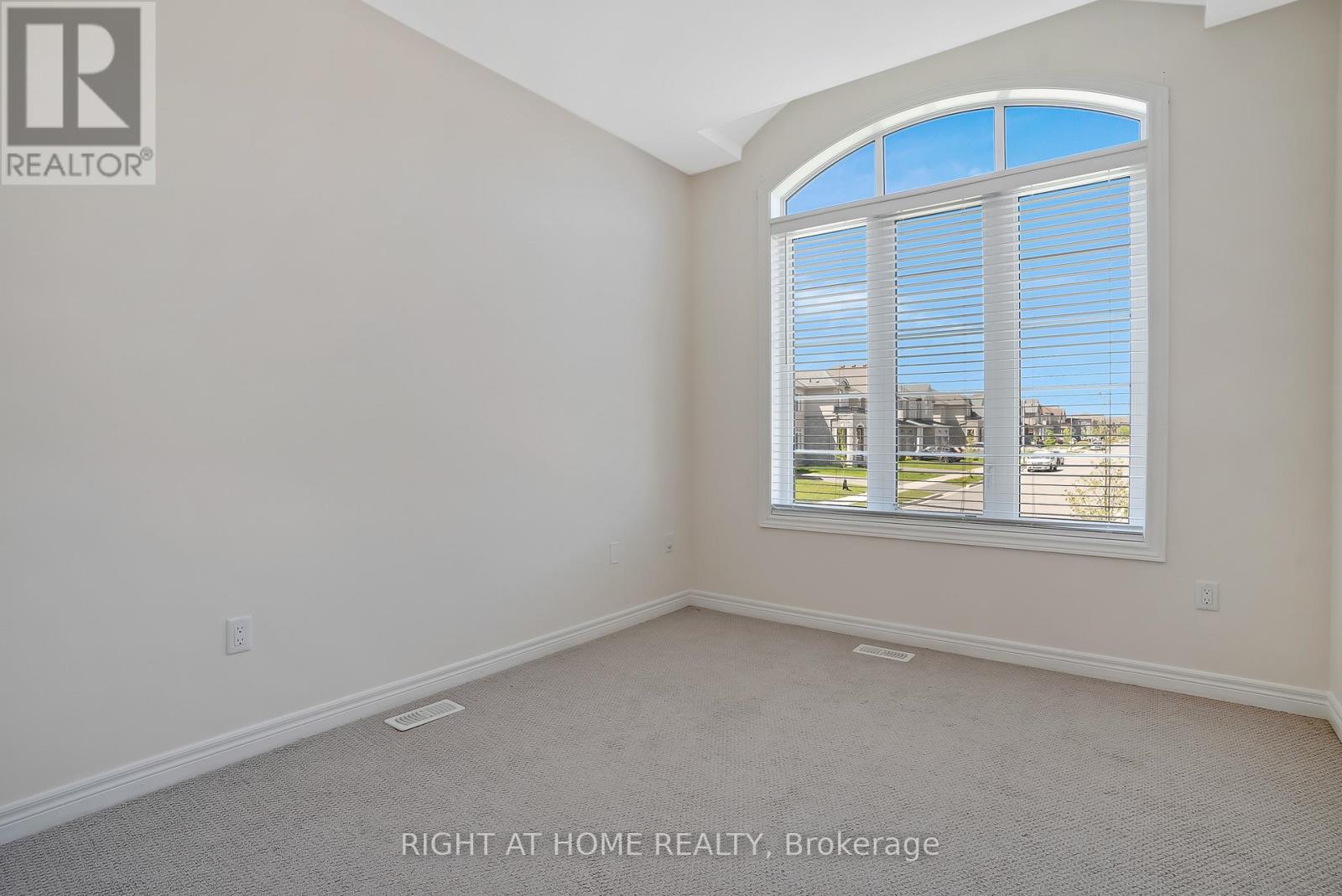 19 Robarts (Main Level) Drive, Hamilton, Ontario  L9K 0H5 - Photo 32 - X12821388