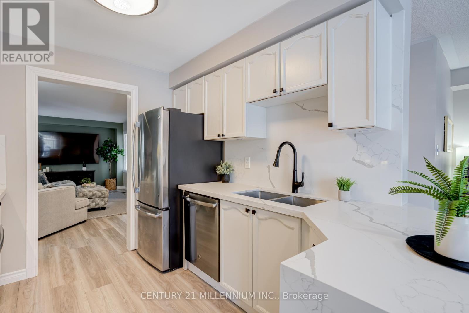 327 Perry Road, Orangeville, Ontario  L9W 4Y9 - Photo 11 - W12819202