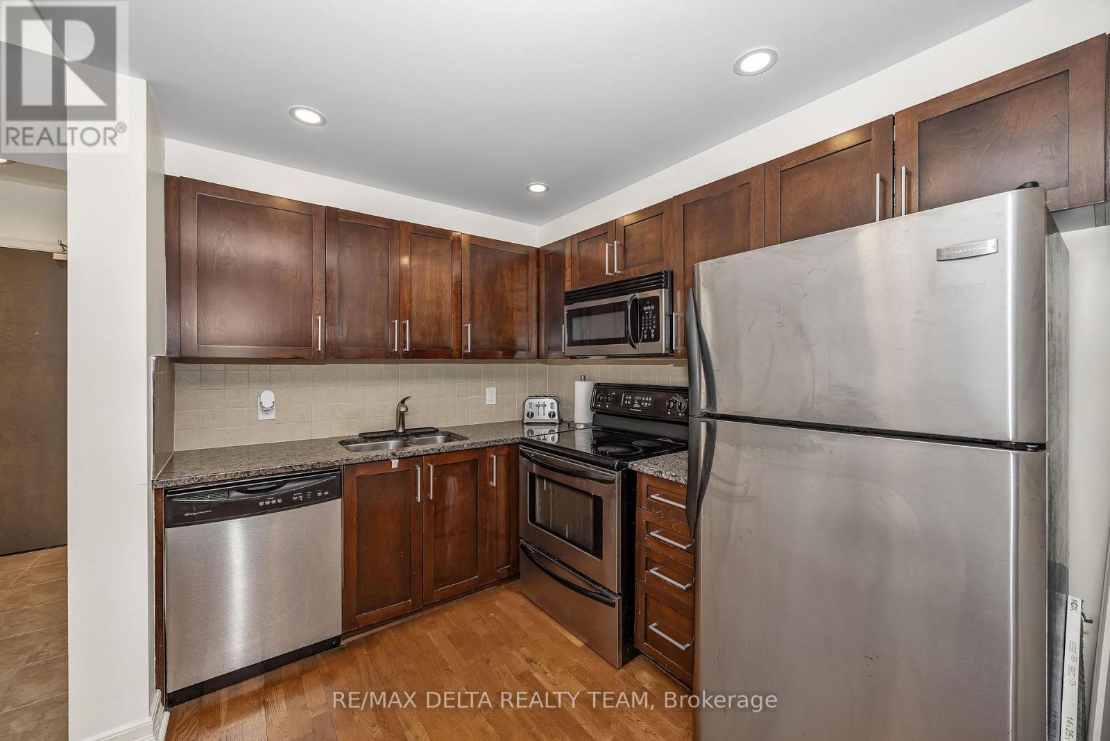 1006 - 200 Besserer Street, Ottawa, Ontario  K1N 0A7 - Photo 10 - X12821410