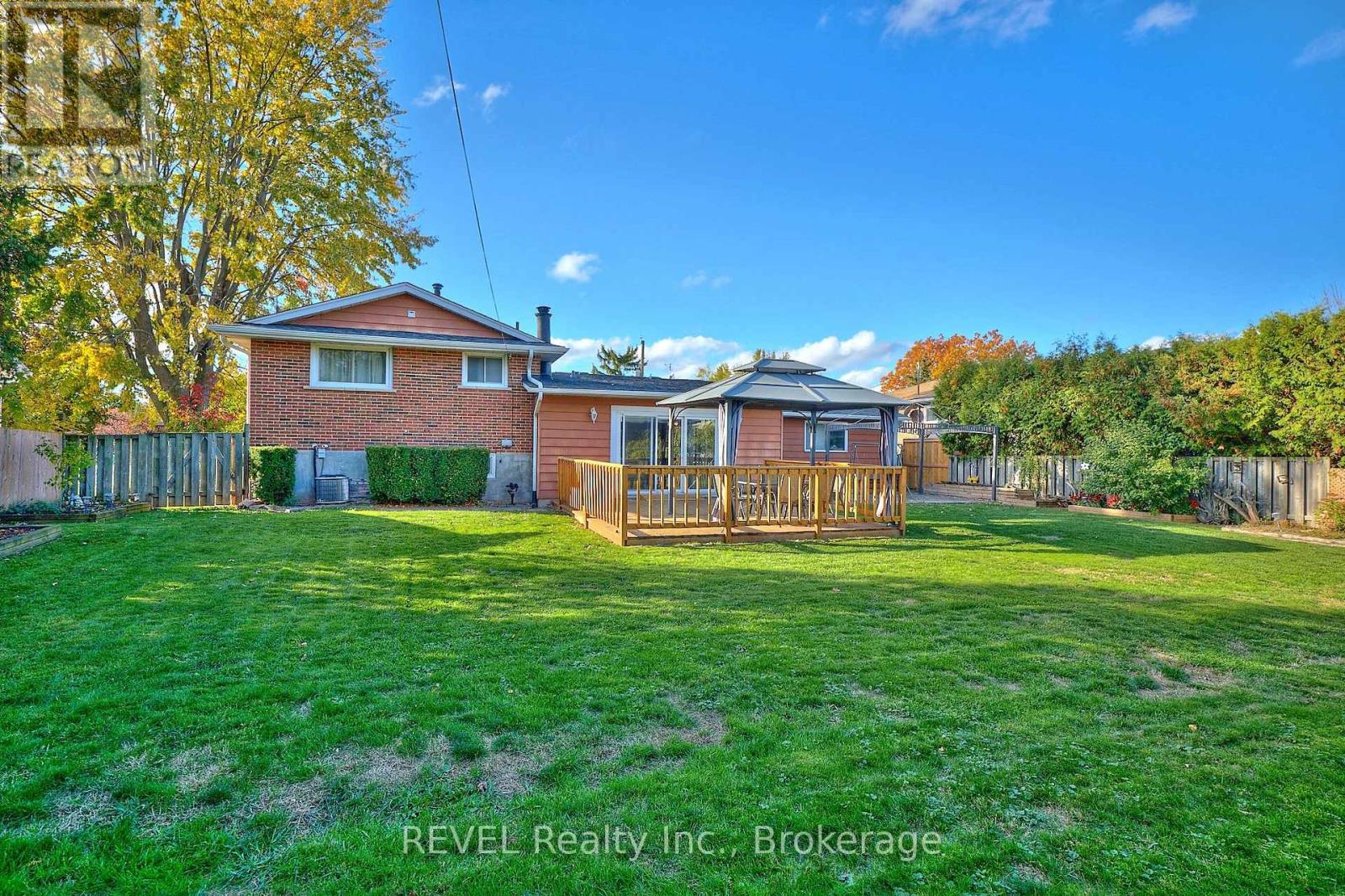 42 Emily Street, Grimsby, Ontario  L3M 4A2 - Photo 42 - X12821394