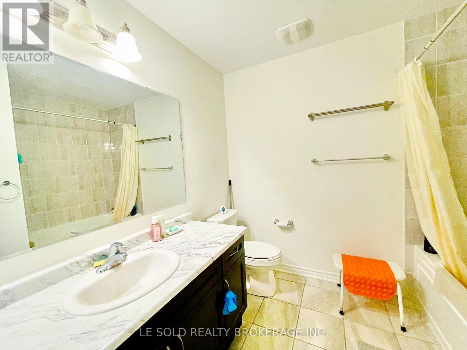 2nd Flr Room - 39 Ness Drive, Richmond Hill, Ontario  L4S 0K5 - Photo 6 - N12809282