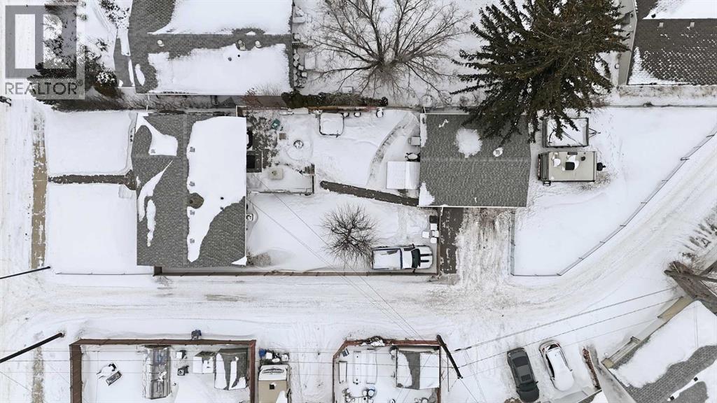 22 Freemont Close, Red Deer, Alberta  T4N 4Y6 - Photo 2 - A2288078