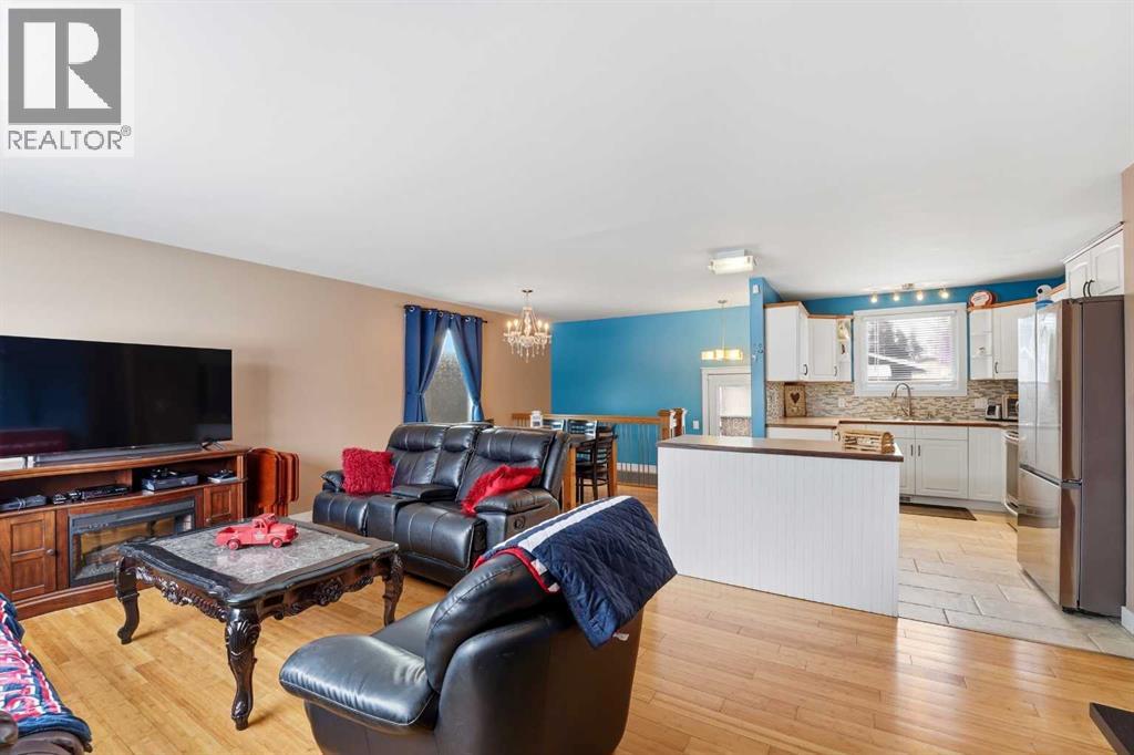 22 Freemont Close, Red Deer, Alberta  T4N 4Y6 - Photo 7 - A2288078