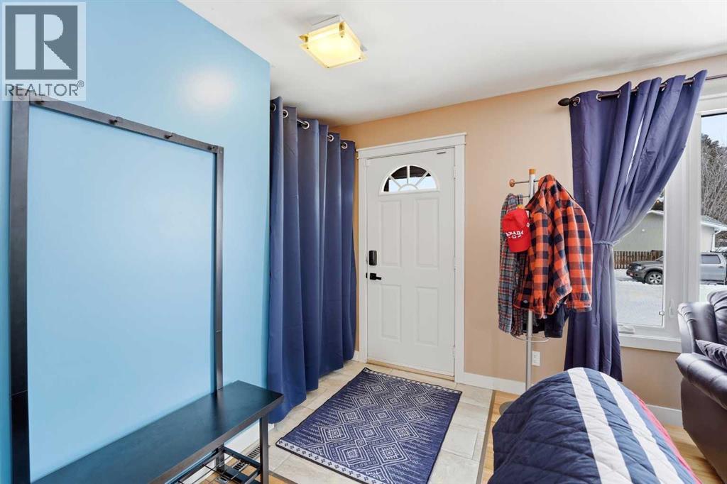 22 Freemont Close, Red Deer, Alberta  T4N 4Y6 - Photo 3 - A2288078