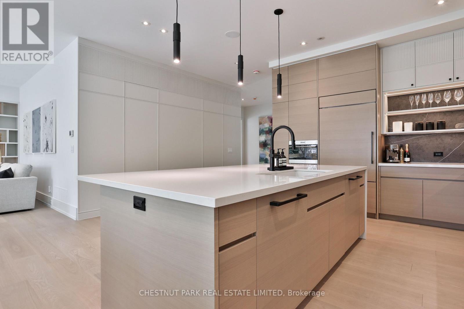 2 Marchwood Drive, Toronto, Ontario  M3H 1J8 - Photo 13 - C12821400