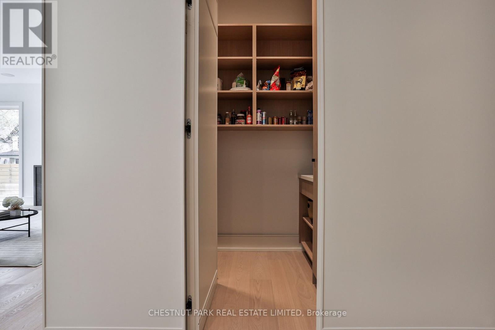 2 Marchwood Drive, Toronto, Ontario  M3H 1J8 - Photo 16 - C12821400