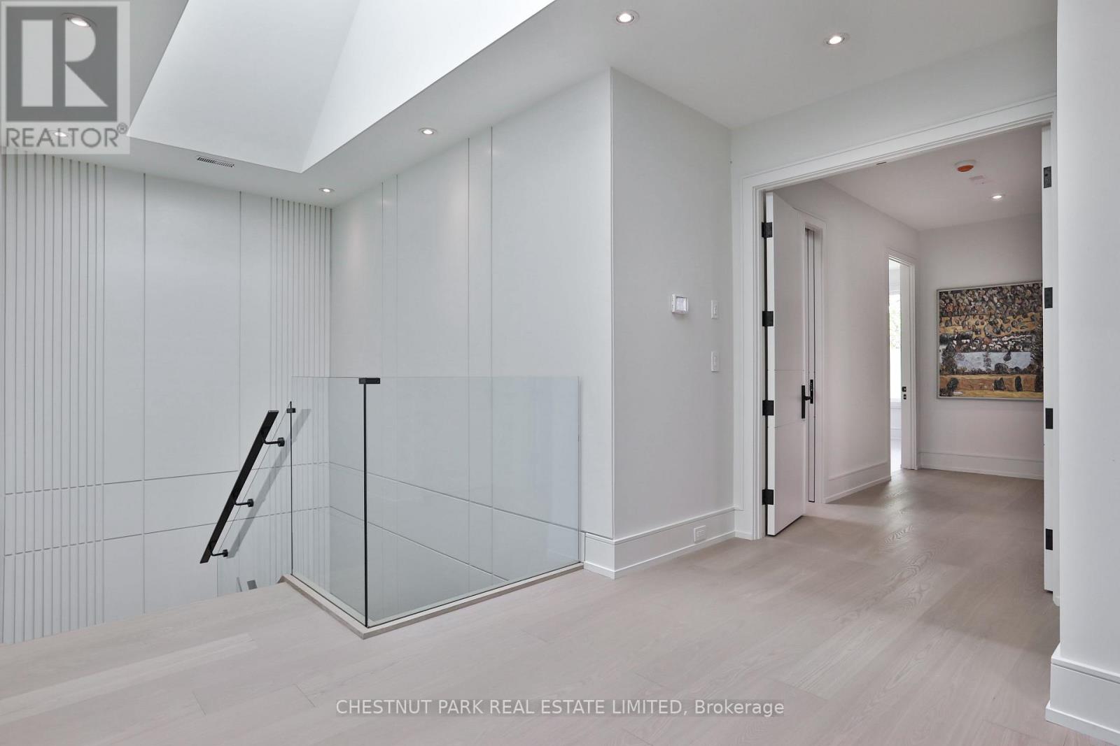 2 Marchwood Drive, Toronto, Ontario  M3H 1J8 - Photo 23 - C12821400