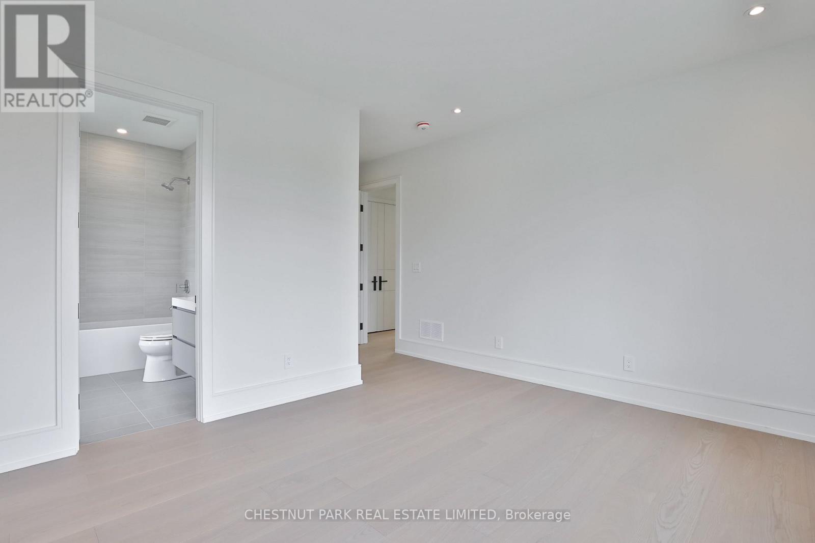 2 Marchwood Drive, Toronto, Ontario  M3H 1J8 - Photo 36 - C12821400